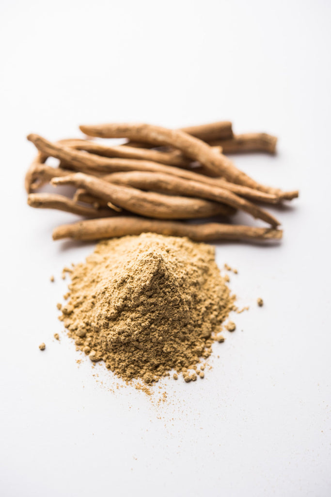 🌿 Ashwagandha: el adaptógeno natural que conquista la salud hormonal y el bienestar en mujeres mayores de 45